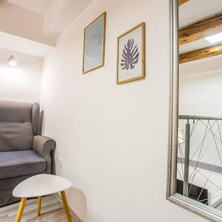 Apartma N'Poznam Tobacna Любляна Екстериор снимка