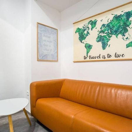 Apartma N'Poznam Tobacna Любляна Екстериор снимка