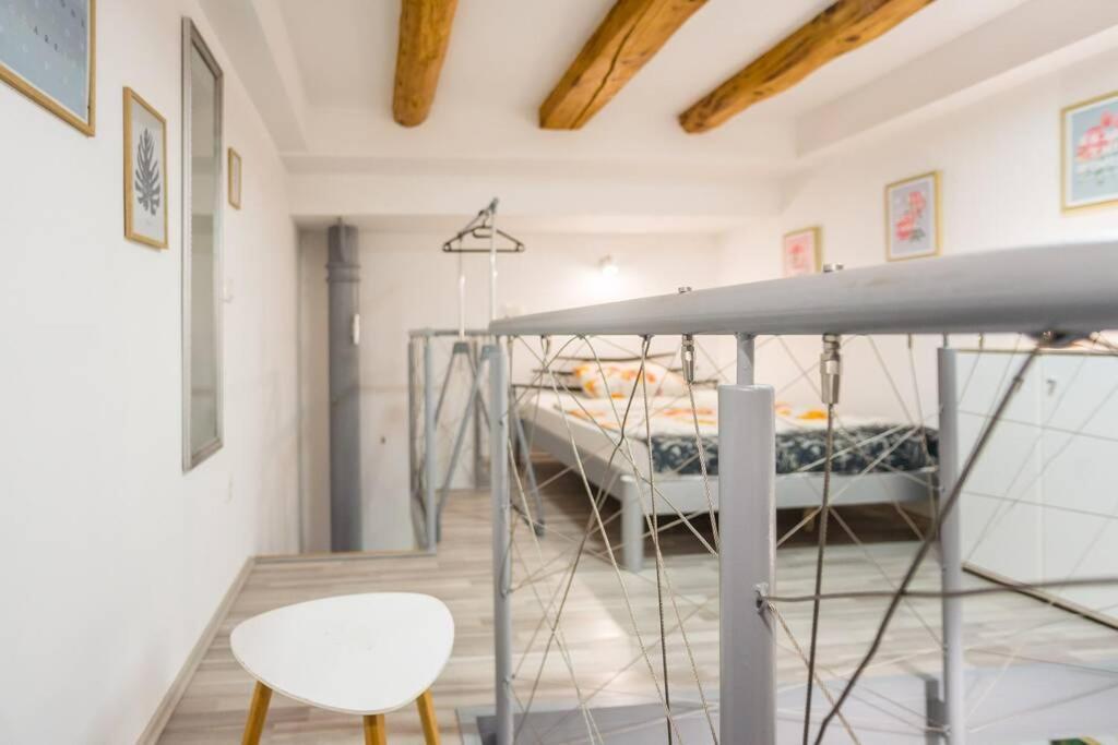 Apartma N'Poznam Tobacna Любляна Екстериор снимка