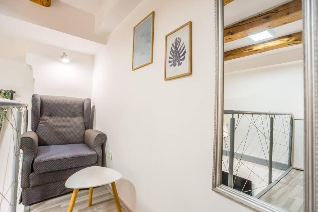 Apartma N'Poznam Tobacna Любляна Екстериор снимка