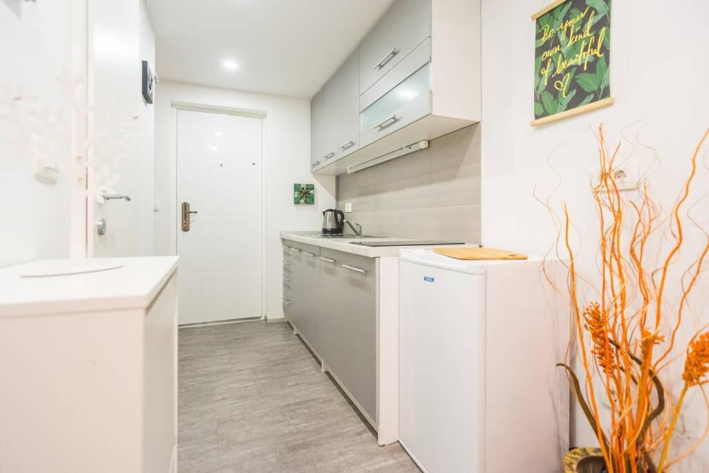 Apartma N'Poznam Tobacna Любляна Екстериор снимка