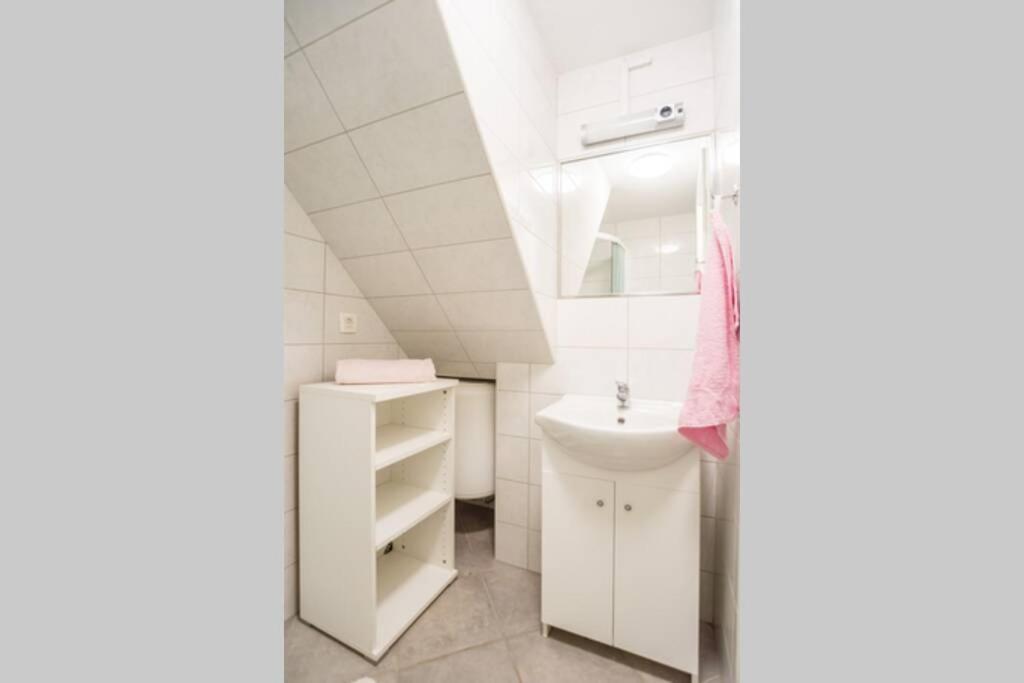 Apartma N'Poznam Tobacna Любляна Екстериор снимка