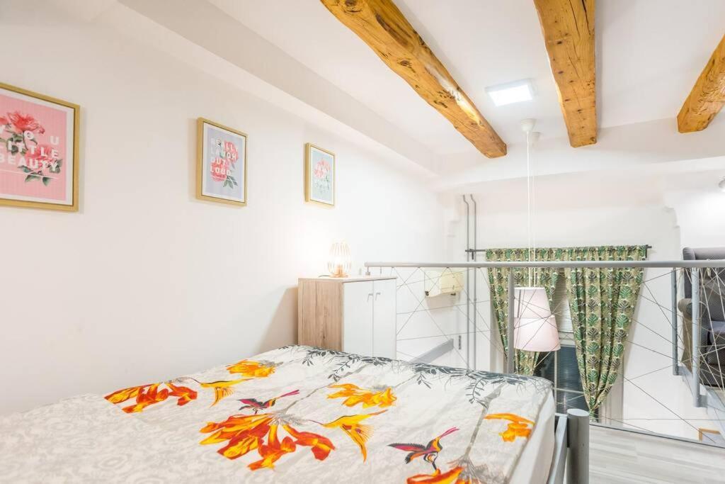 Apartma N'Poznam Tobacna Любляна Екстериор снимка
