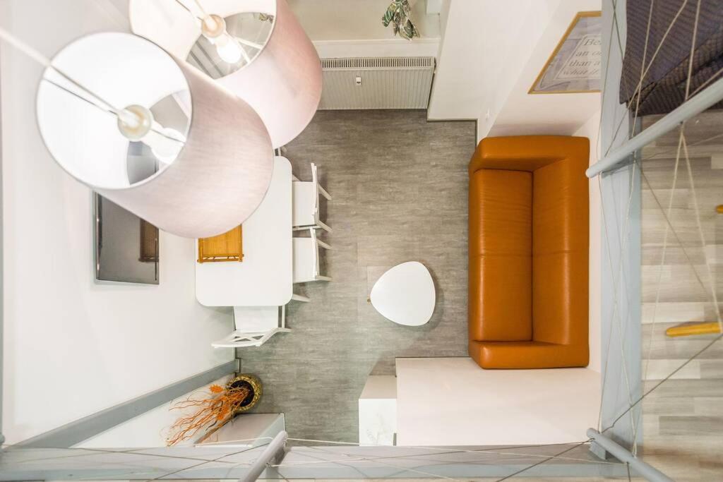 Apartma N'Poznam Tobacna Любляна Екстериор снимка