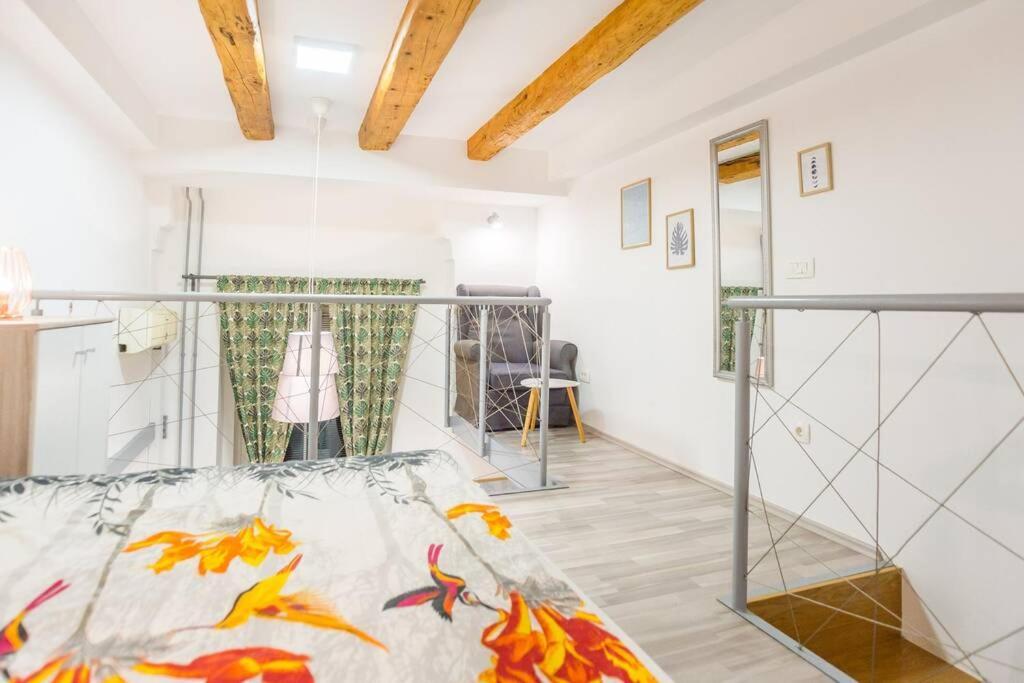 Apartma N'Poznam Tobacna Любляна Екстериор снимка