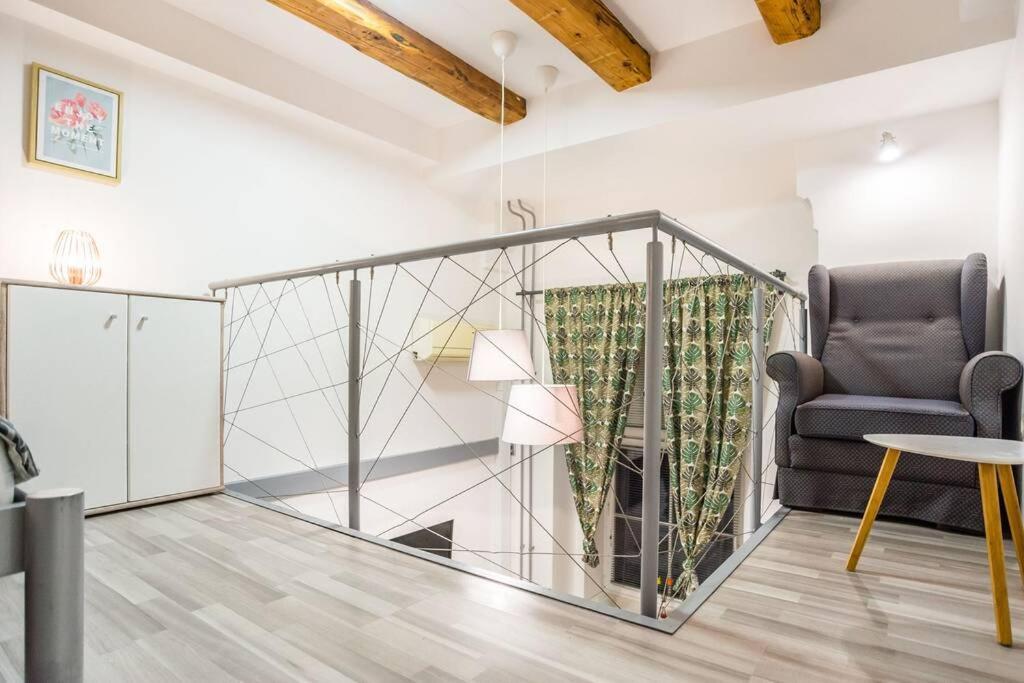 Apartma N'Poznam Tobacna Любляна Екстериор снимка