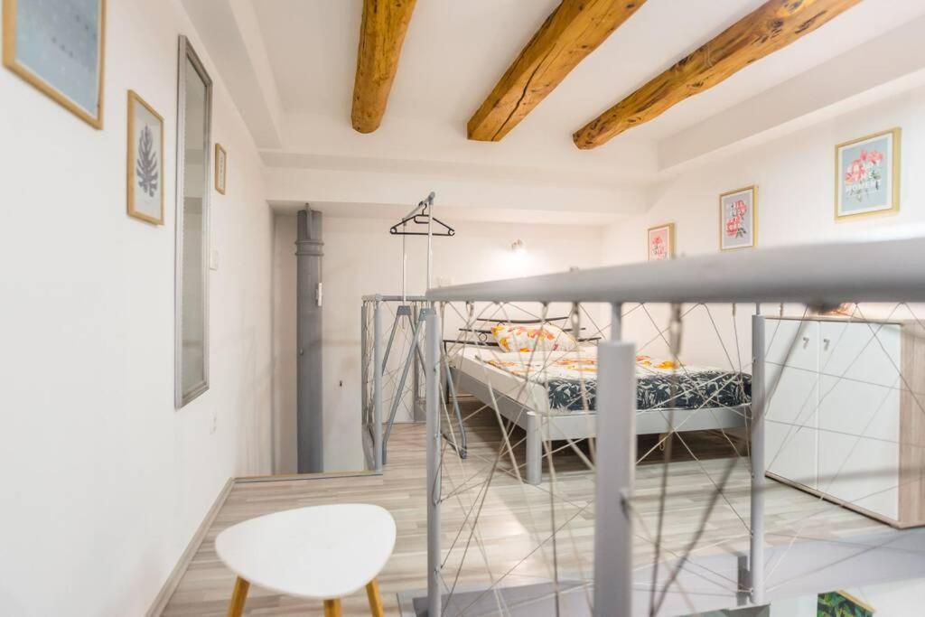 Apartma N'Poznam Tobacna Любляна Екстериор снимка
