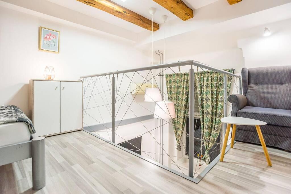 Apartma N'Poznam Tobacna Любляна Екстериор снимка