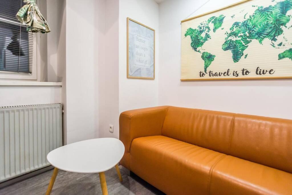 Apartma N'Poznam Tobacna Любляна Екстериор снимка